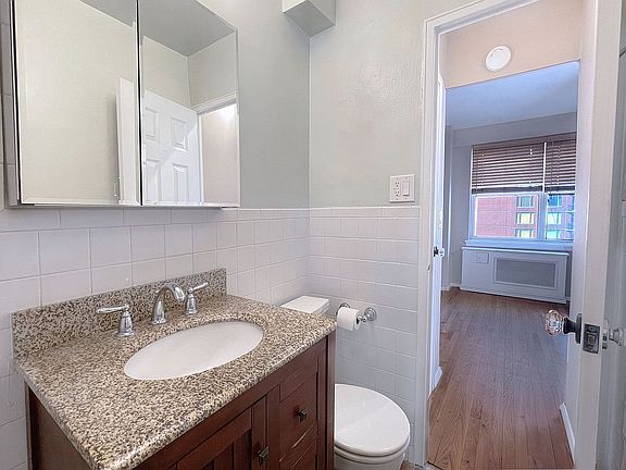5th image of 300 E 71st St APT 12P