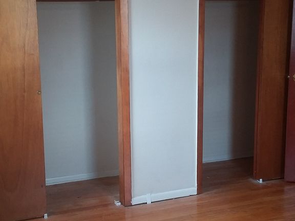 bedroom w closets