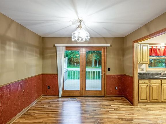 3rd image of 843 Waldsmith Way