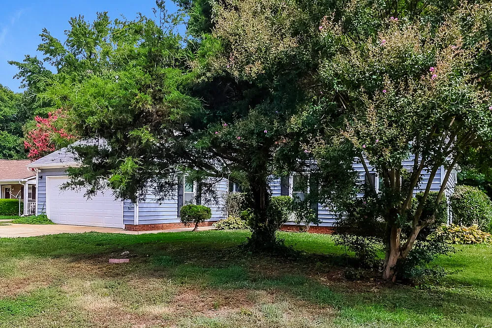 3 bed, 2.0 bath, 1514 sqft, $1,880 — Photo 3