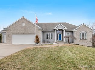 8615 Pleasant Meadows Dr NE, Rockford, MI 49341