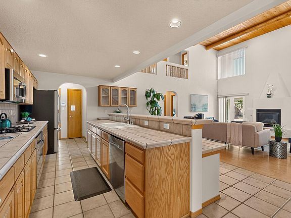 3rd image of 9808 Karak Rd NE