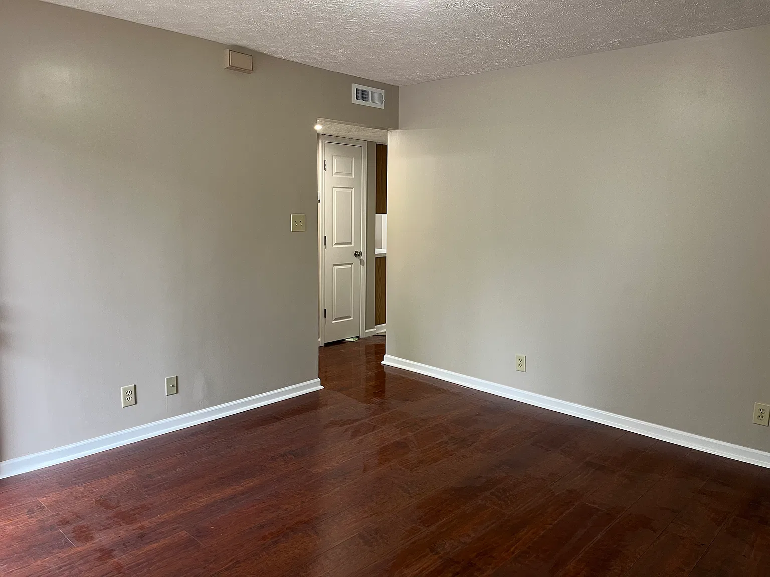 480 E Red Bud Rd — Photo 4