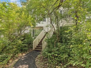 328 W Whispering Oaks Ln, Round Lake, IL 60073