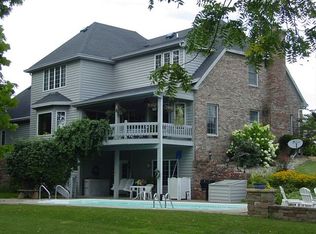 2647 E Muirfield Rd, Winona Lake, IN 46590