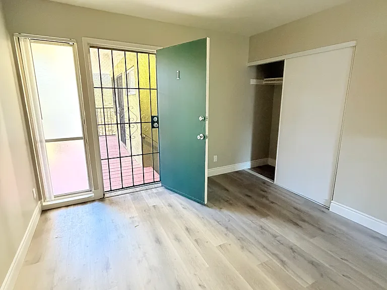 2124 90th Ave #1 — Photo 16