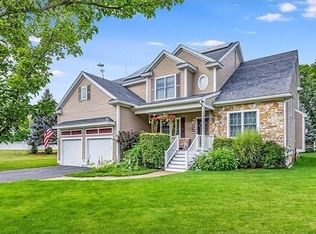 12 Greenmeadow Ln, Andover, MA 01810