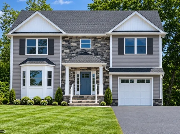 142 Passaic Ave, Roseland Boro, NJ 07068