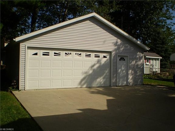 3rd image of 86 Southwick Dr