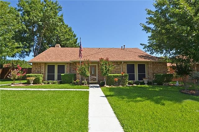 1st image of 214 Carolina Ct