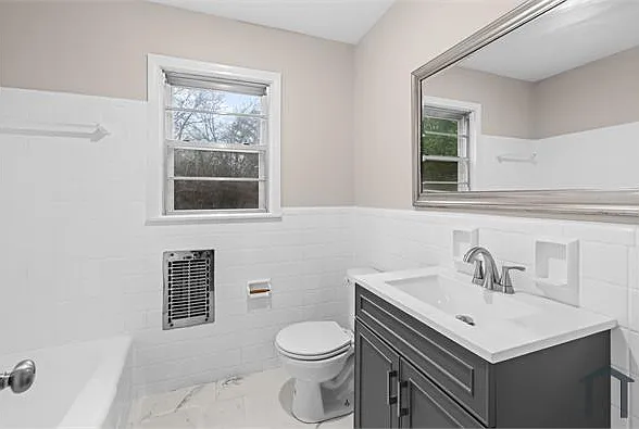 5717 Avenue O — Photo 14