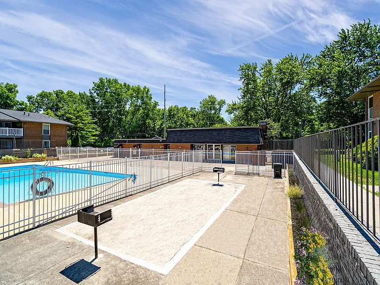 Commons at Kettering — Photo 15