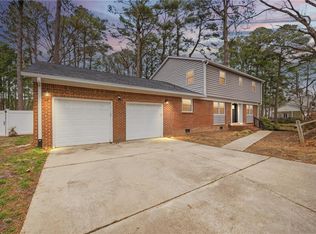 2452 Laurel Cove Dr, Virginia Beach, VA 23454