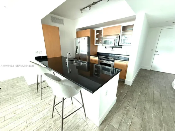 951 Brickell Ave APT 1511, Miami, FL 33131