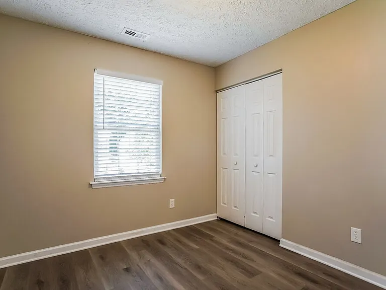 514 Laurens Way — Photo 15