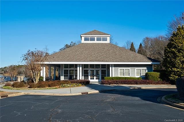 2nd image of 212 E Tattersall Dr