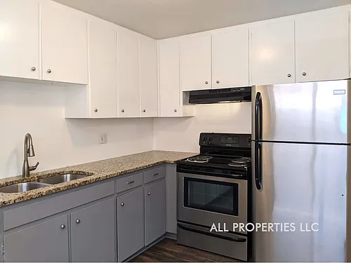 919 3rd St #2 Photo 1