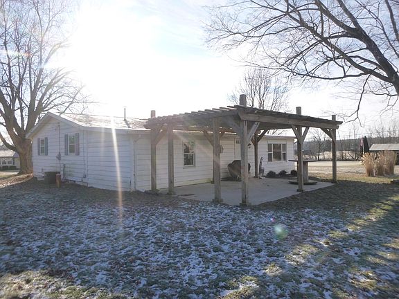 2nd image of 130 Merry Ln