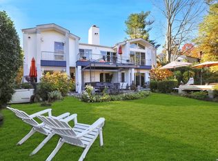 28 Meleny Rd, Locust Valley, NY 11560