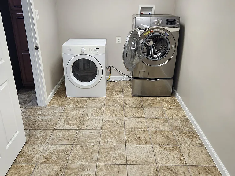Sanandrew Dr — Photo 10