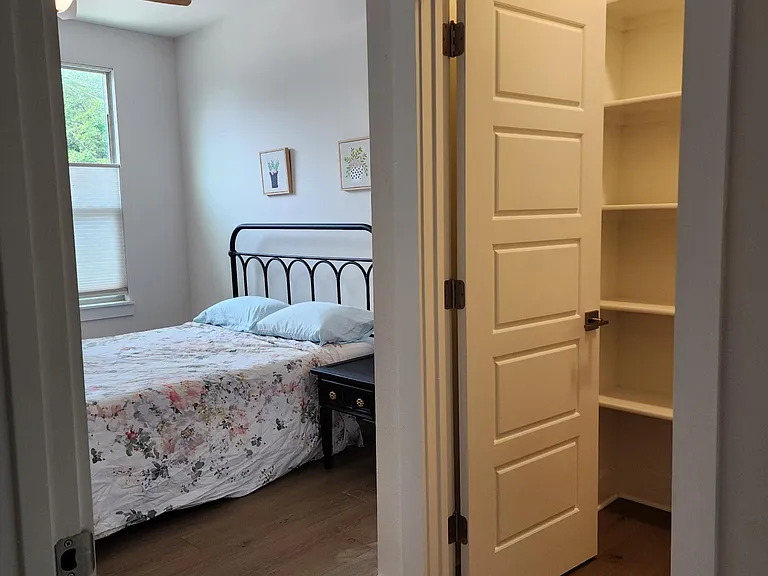 426 E Fest St — Photo 12