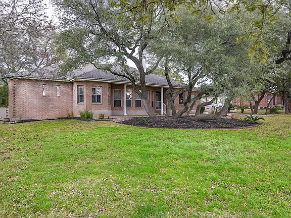 5th image of 713 Golf Crest Ln