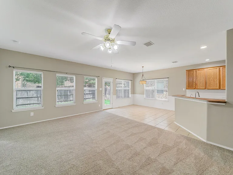 8162 Robertson Dr — Photo 15