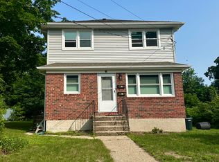 28 Warner Ln #2F, Ronkonkoma, NY 11779