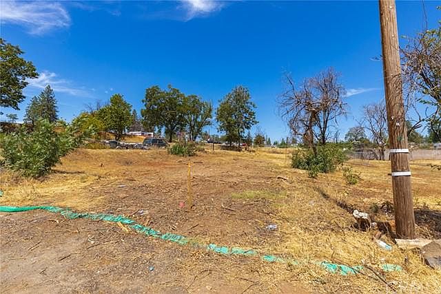1st image of 533 Oakwood Ln