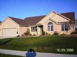 245 Elm Tree Ct, Northwood, OH 43619