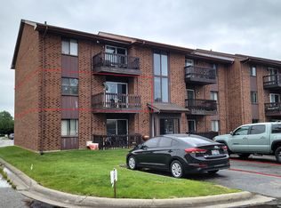 15801 Aspen Ct APT 201, Oak Forest, IL 60452