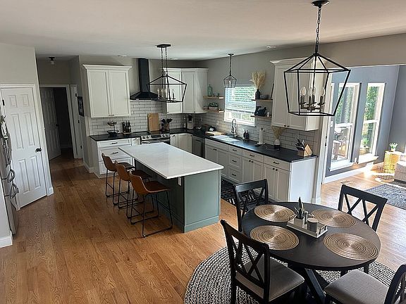 5th image of 3012 Fairfield Way Ln