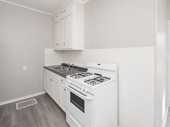 5th image of 1553 W 17th St #1/2