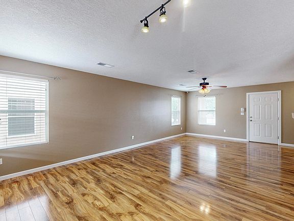 5th image of 7705 Harrier Ave NW