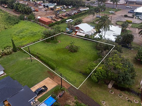 3rd image of 4588A Haleilio Rd #16-B