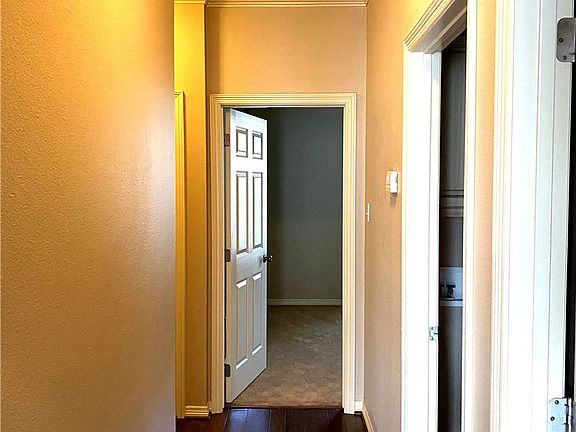 5th image of 8422 Alison Ave #8422