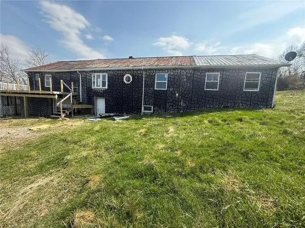 133 Emery Heights Rd, Masontown, PA 15461
