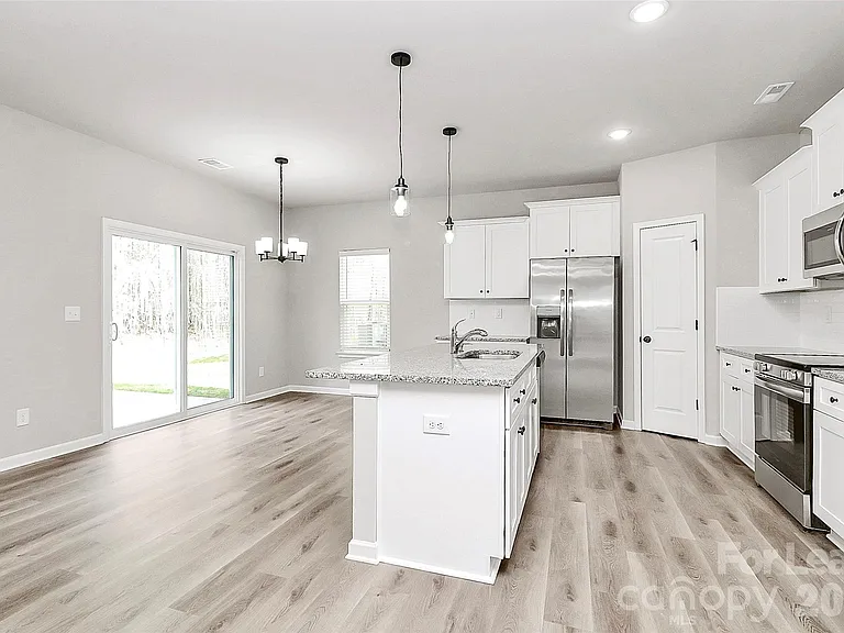 8208 Stonemere Ln — Photo 7