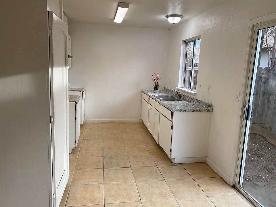 1st image of 1101 Roselawn Ave APT A