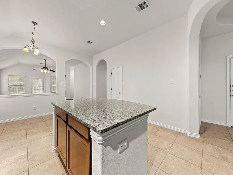 411 Tascate St — Photo 9