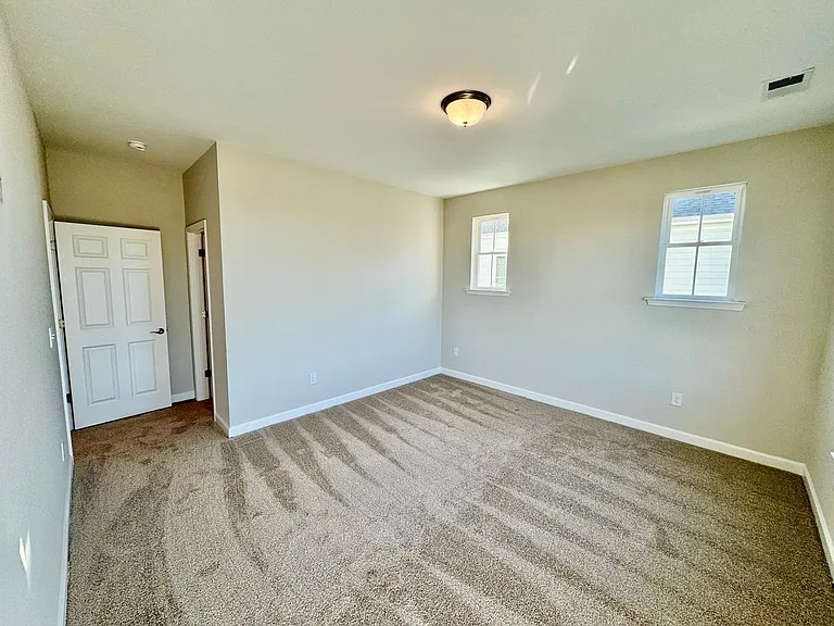 2820 Cook Cir #D — Photo 26
