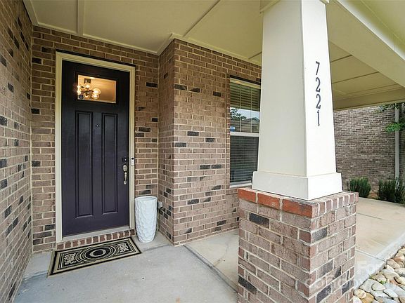 5th image of 7221 Avoncliff Dr