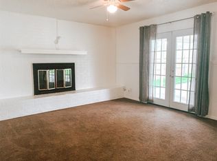 7212 Charbonneau Rd, Lake Worth, TX 76135