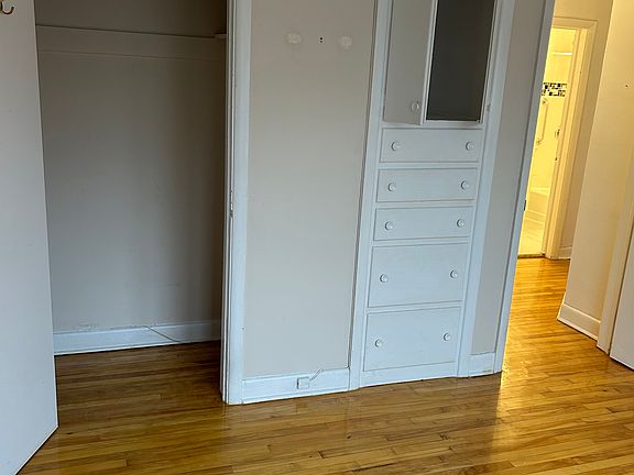 3rd image of 308 McArthur Ave #7