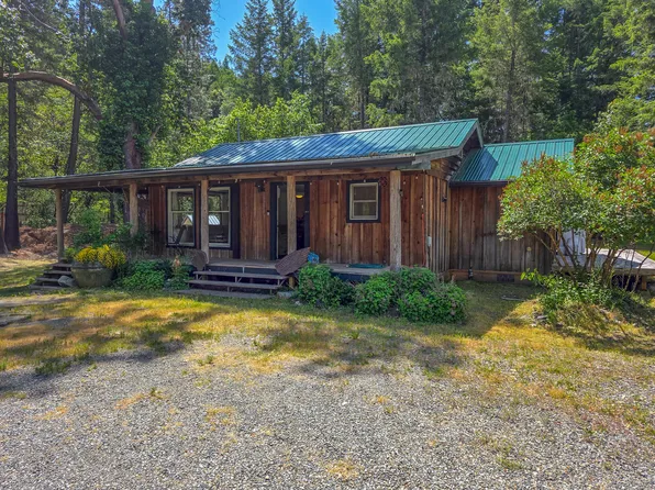 3250 Lake Shore Dr, Selma, OR 97538