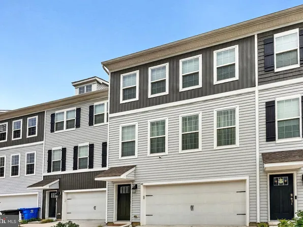 44 Stanton Rd, Mount Holly, NJ 08060