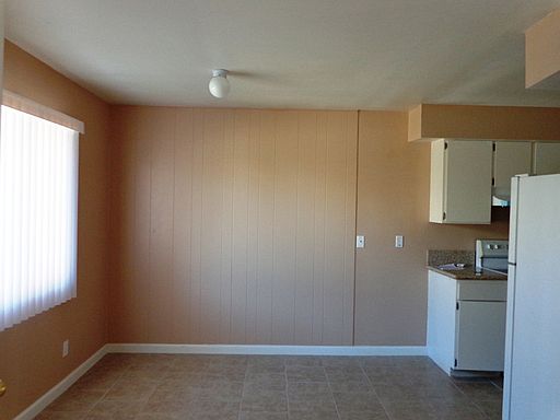 5th image of 217 W Chicago Ave APT D