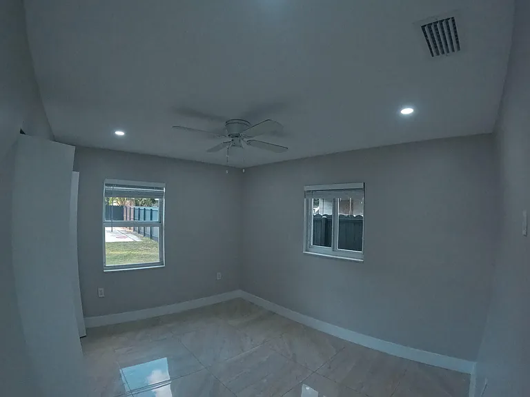 352 Johnston St — Photo 16