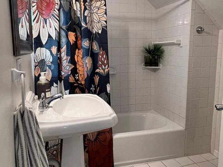 2332 Ardmore Ave — Photo 27