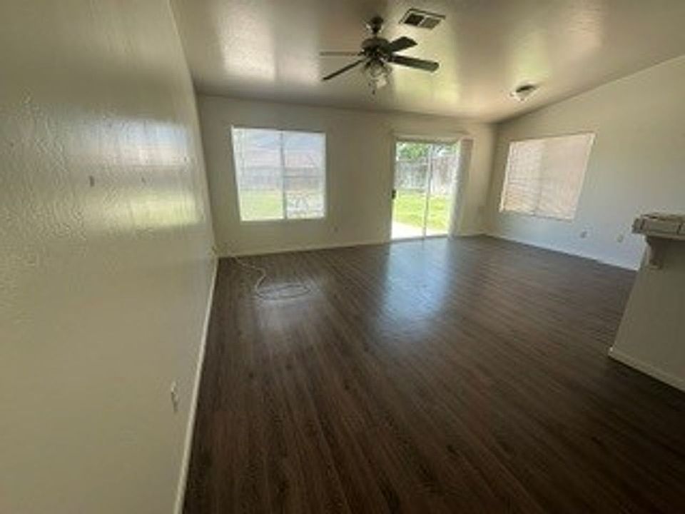 1st image of 3253 Floral Meadow Dr
